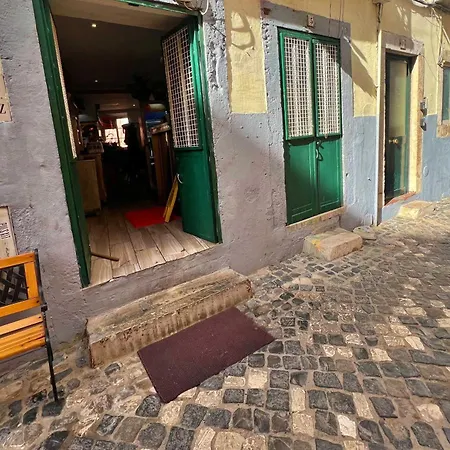 Quarto em Acomodações Particulares Mouraria Sulemange Baixa